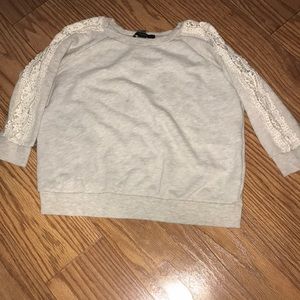Grey quarter sleeve sweater